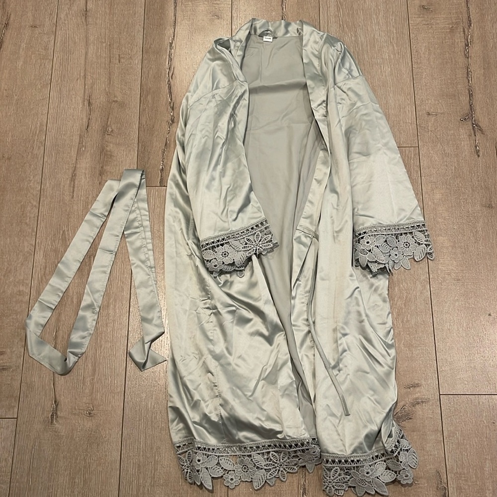 Mint robe! NWOT
